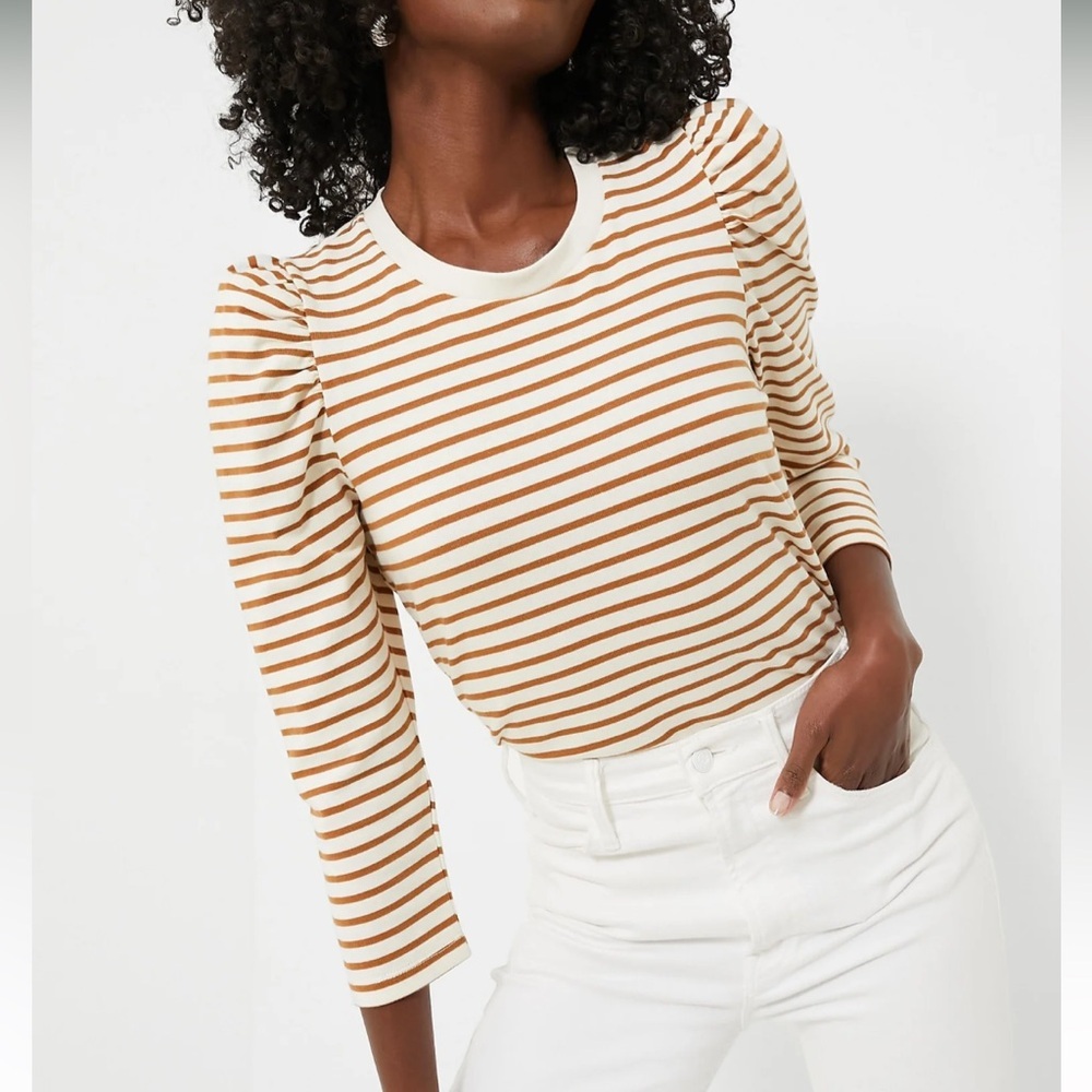 POMANDER PLACE
Tan Striped Vesty Long Sleeve Crewneck